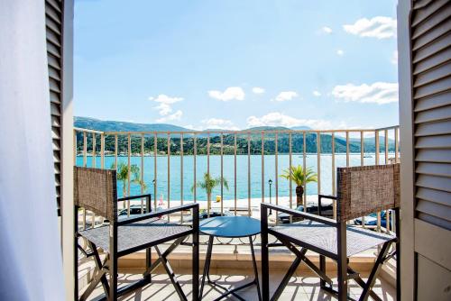 A & B Minimal Suite ΙΙ with Sea View in Argostoli — 4-Star Luxury Hotel in Argostolion, Greece