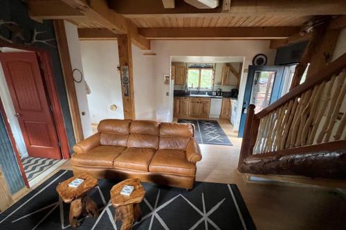 Timberframe Treehouse — 4-Star Luxury Hotel in Florissant, United States