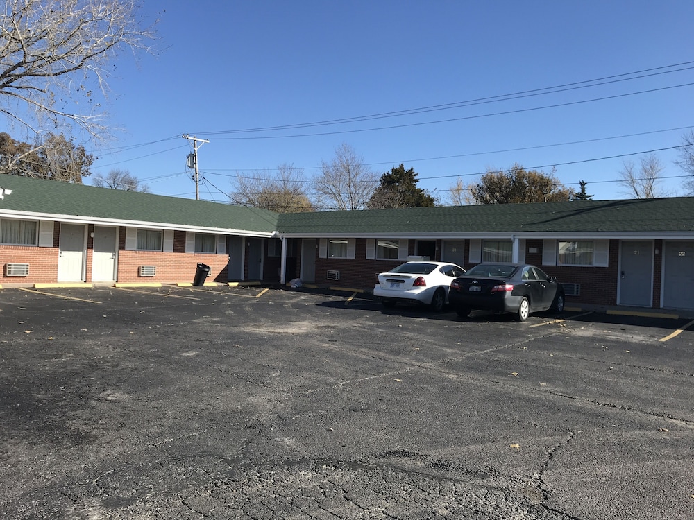 Guest House Motel - photo 23