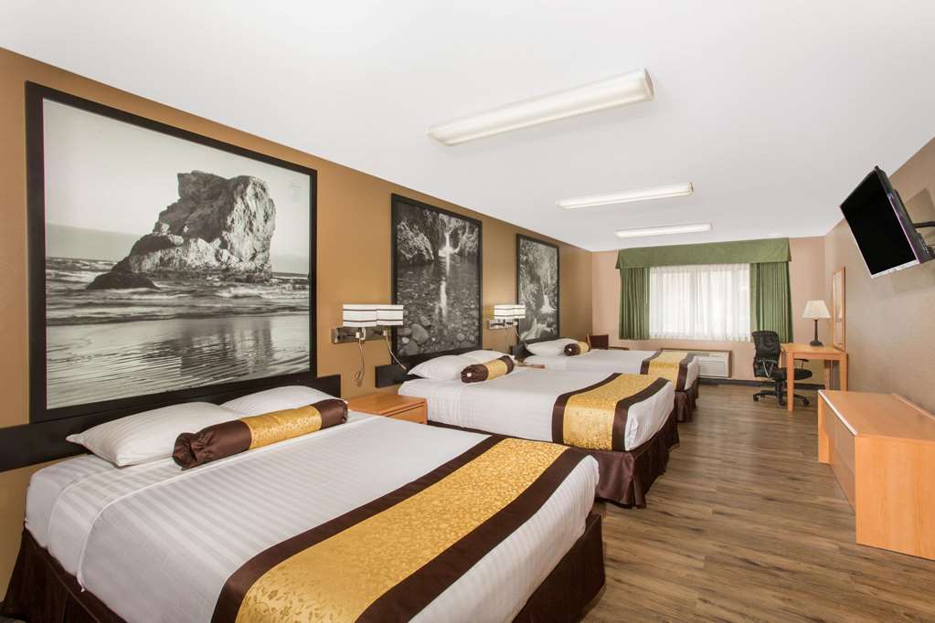 Super 8 by Wyndham Baker City - photo 34