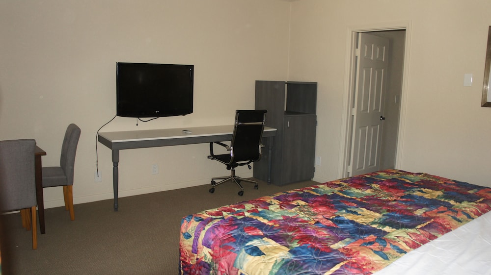 Apple Valley Hotel & Lodge - photo 9