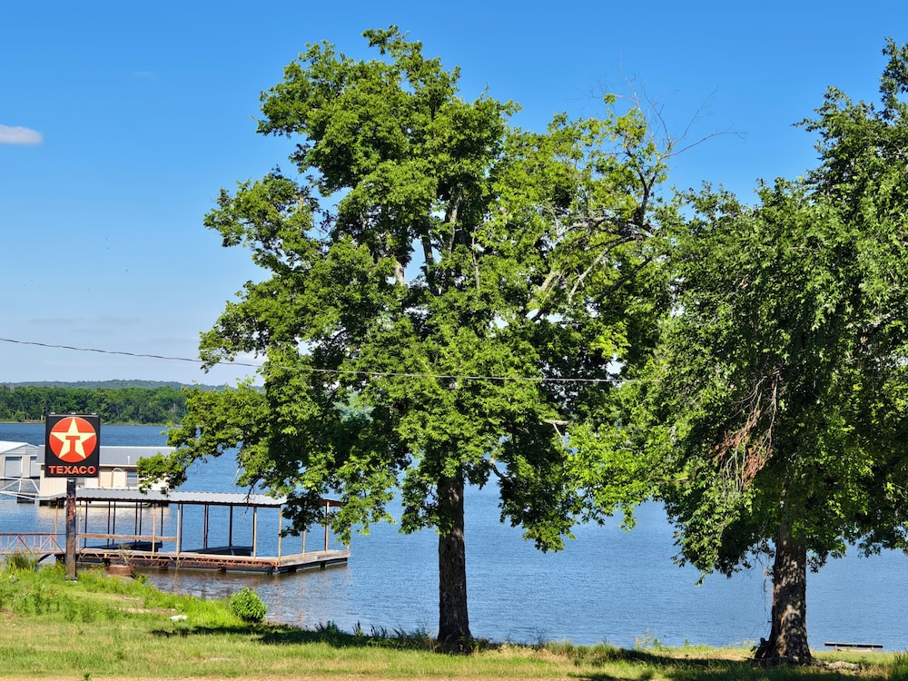 Lake Hudson Inn - photo 14