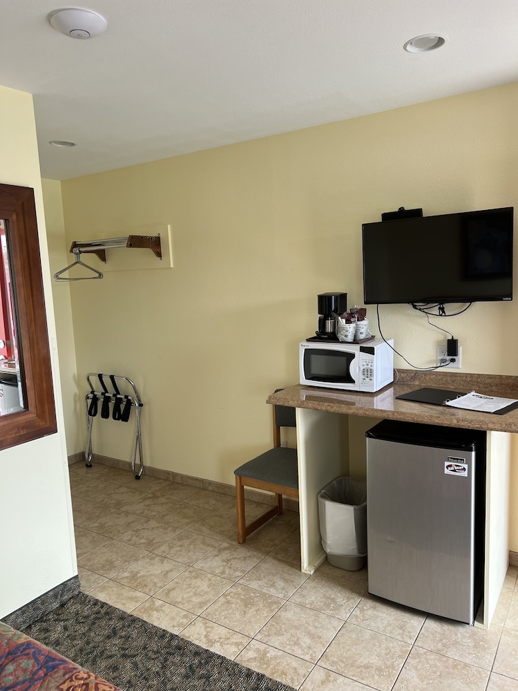 All Star Inn & Suites - photo 15