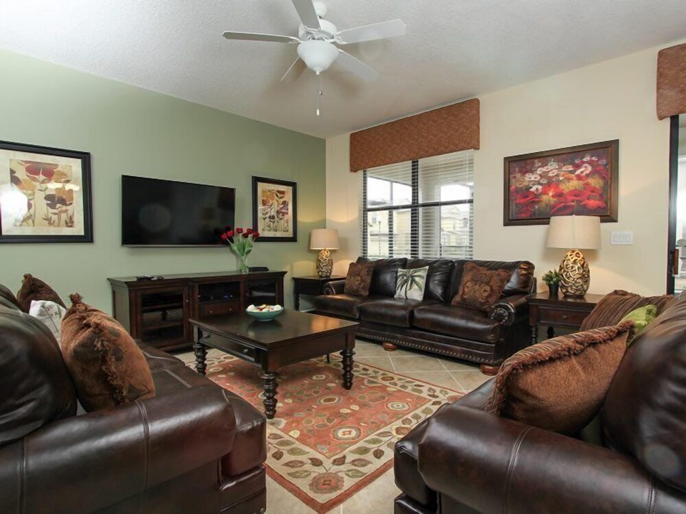 9BR ChampionsGate Home — 4-Star Luxury Hotel in Davenport, United States