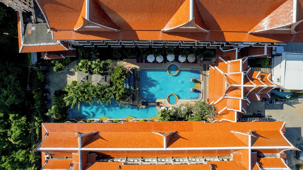 Nipa Resort Patong Beach