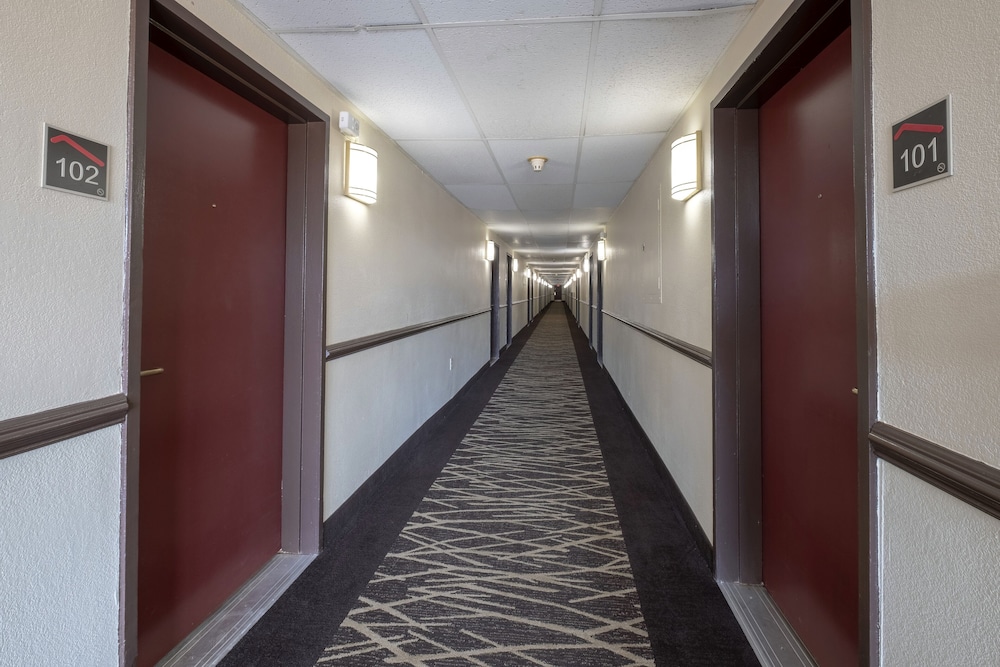 Red Roof Inn Warrenton - photo 29