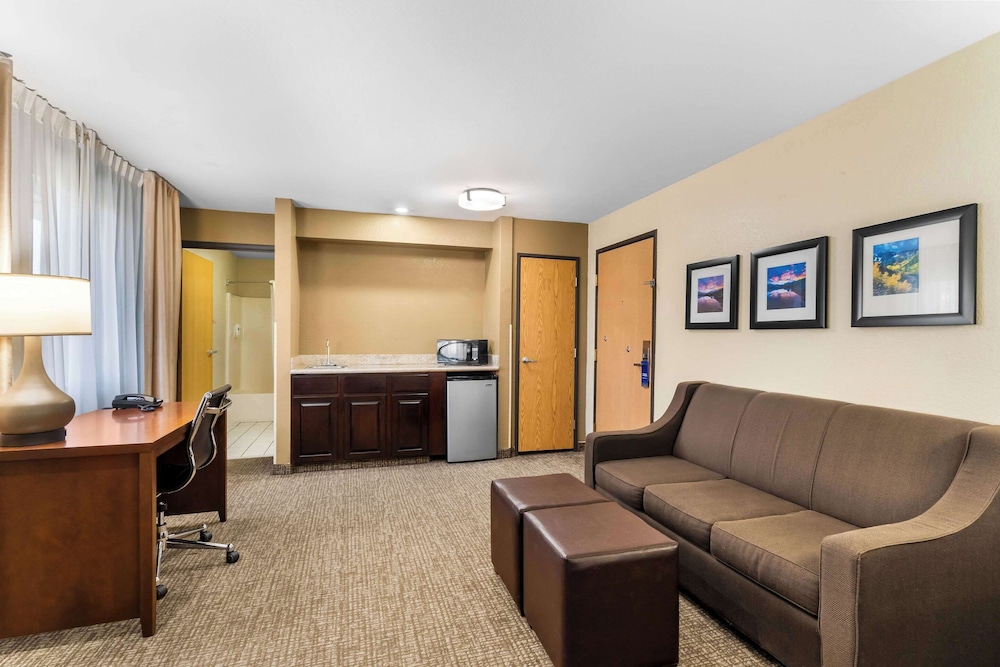 Comfort Inn & Suites Greeley - photo 20