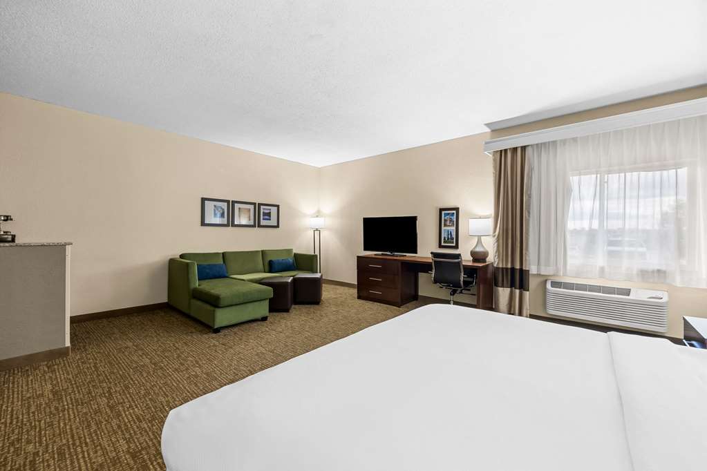 Comfort Inn & Suites Pueblo - photo 39