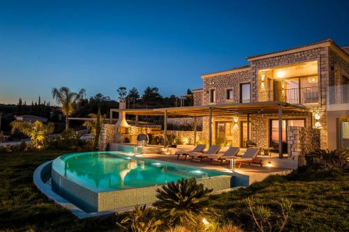 Zeus Exclusive Villas — 4-Star Luxury Hotel in Valsamata, Greece