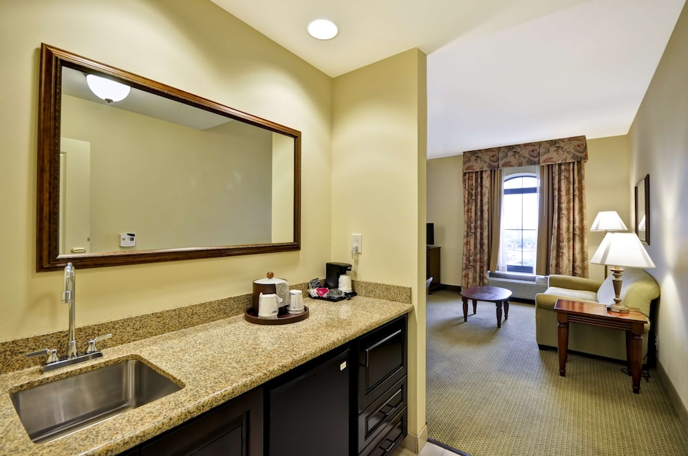 Hampton Inn & Suites North Charleston University Blvd - photo 17