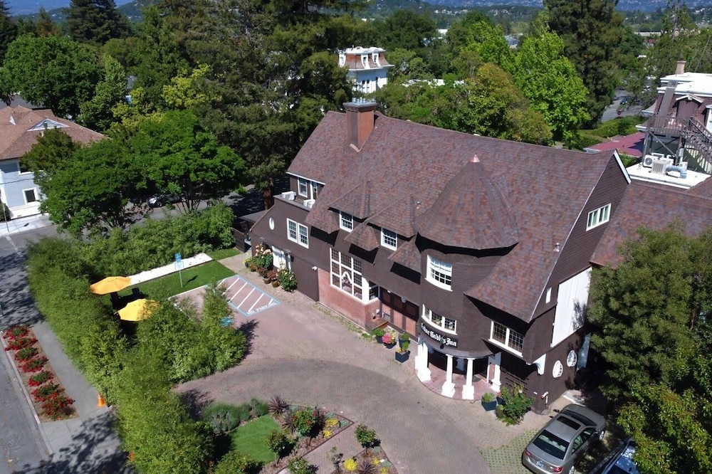 Cedar Gables Inn - photo 67