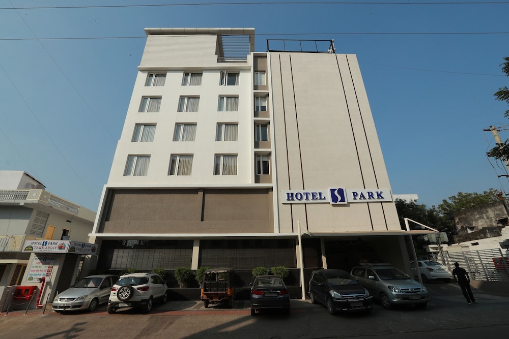 Hotel S Park in Khammam, India
