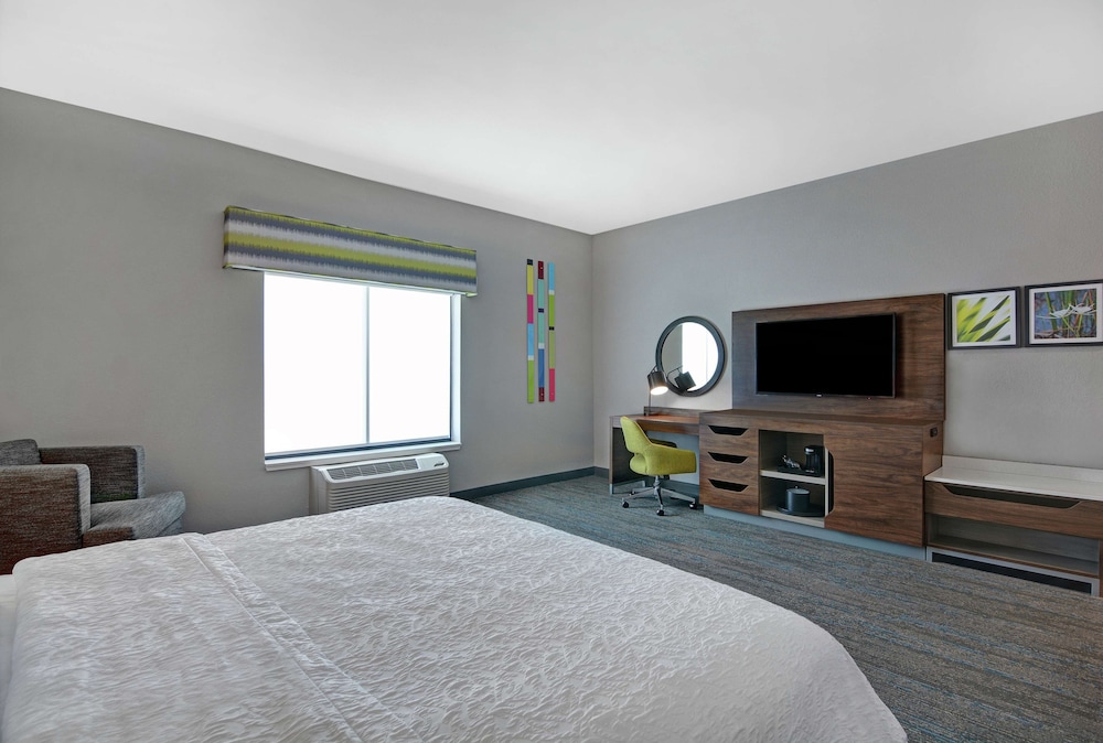 Hampton Inn & Suites Middleburg - photo 20