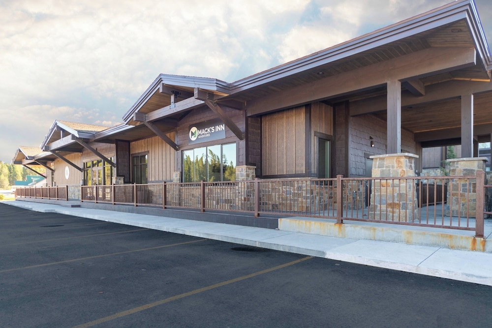 SpringHill Suites by Marriott Island Park Yellowstone - photo 53