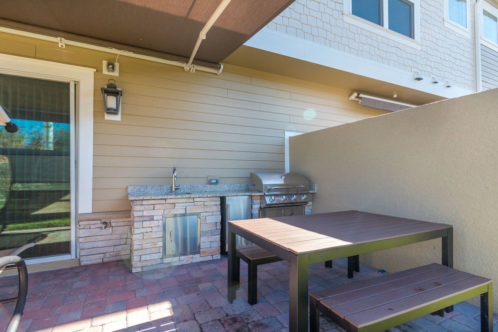 4 Bedrooms 3 Bathrooms Summerville 2612 Ss - photo 2