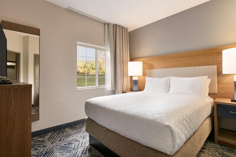 Candlewood Suites Springfield North - photo 35