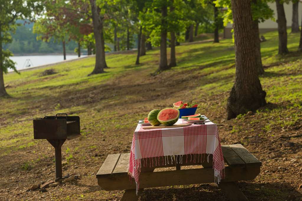 Branson Yacht Club - photo 6