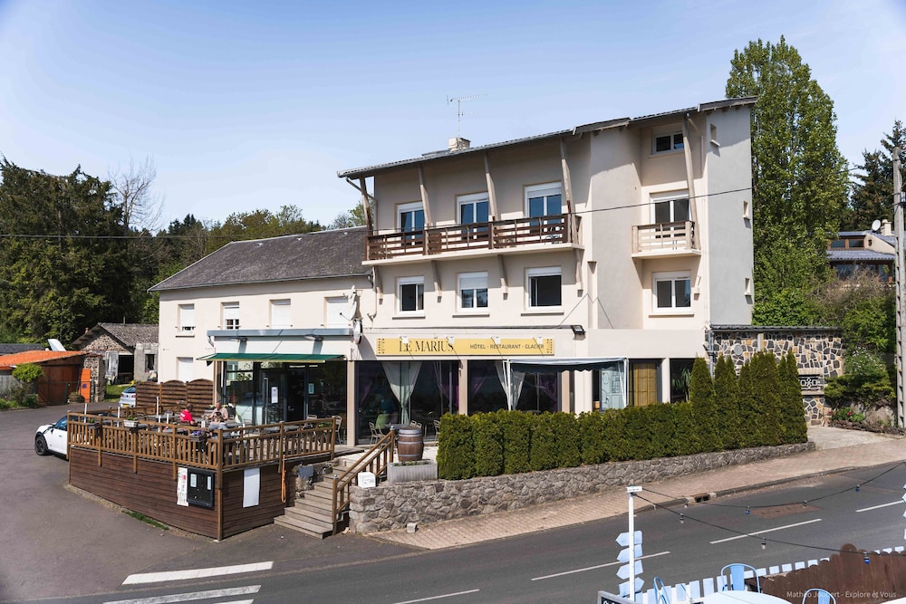 Le Marius Hotel - carbon neutral hotel in Aydat