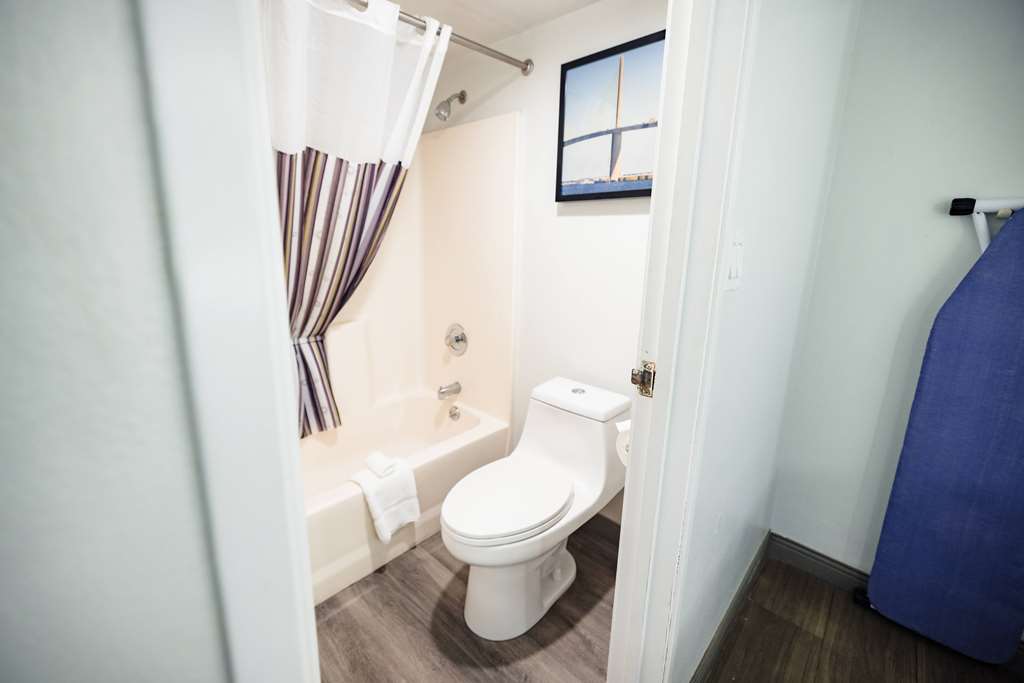 La Quinta Inn by Wyndham Tampa Near Busch Gardens - photo 44