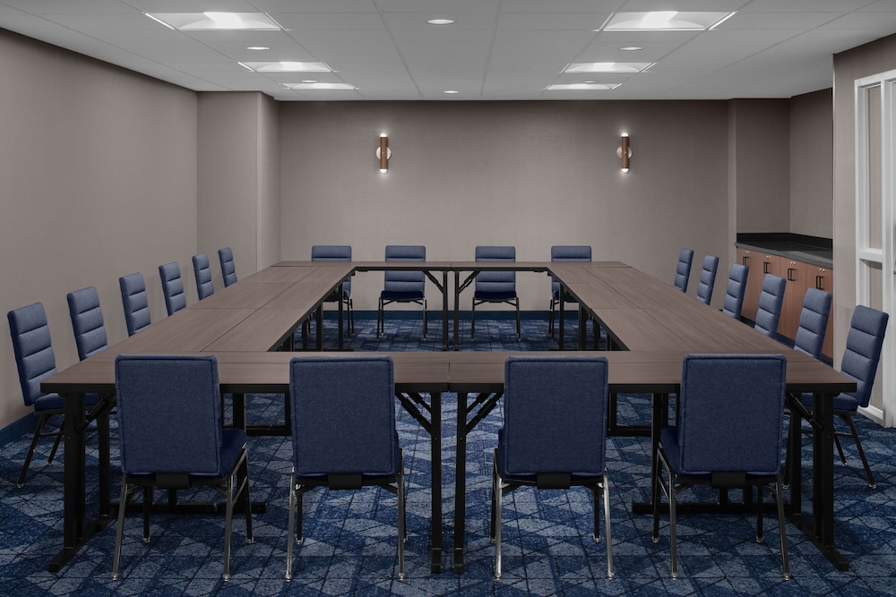 Courtyard by Marriott Pittsburgh University Center - photo 35