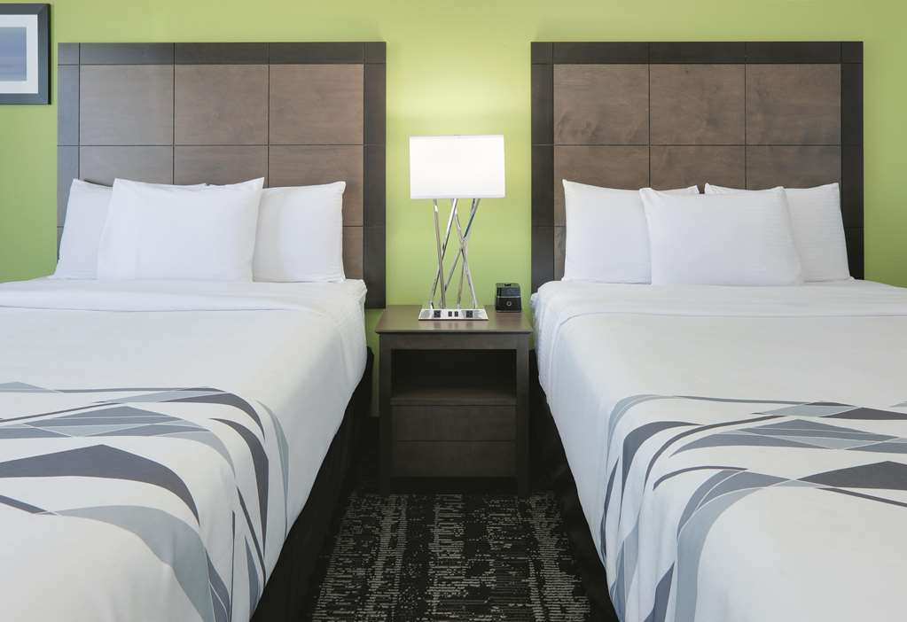 La Quinta Inn & Suites by Wyndham Tyler South - photo 23
