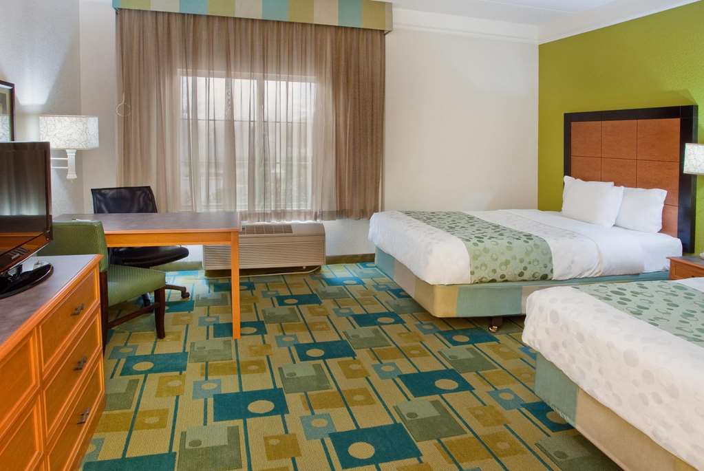 La Quinta by Wyndham Haywood Mall Near Greenville Downtown - photo 16