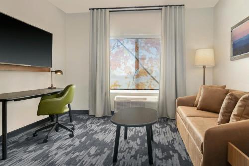 Fairfield by Marriott Inn & Suites Kansas City at The Legends - photo 13