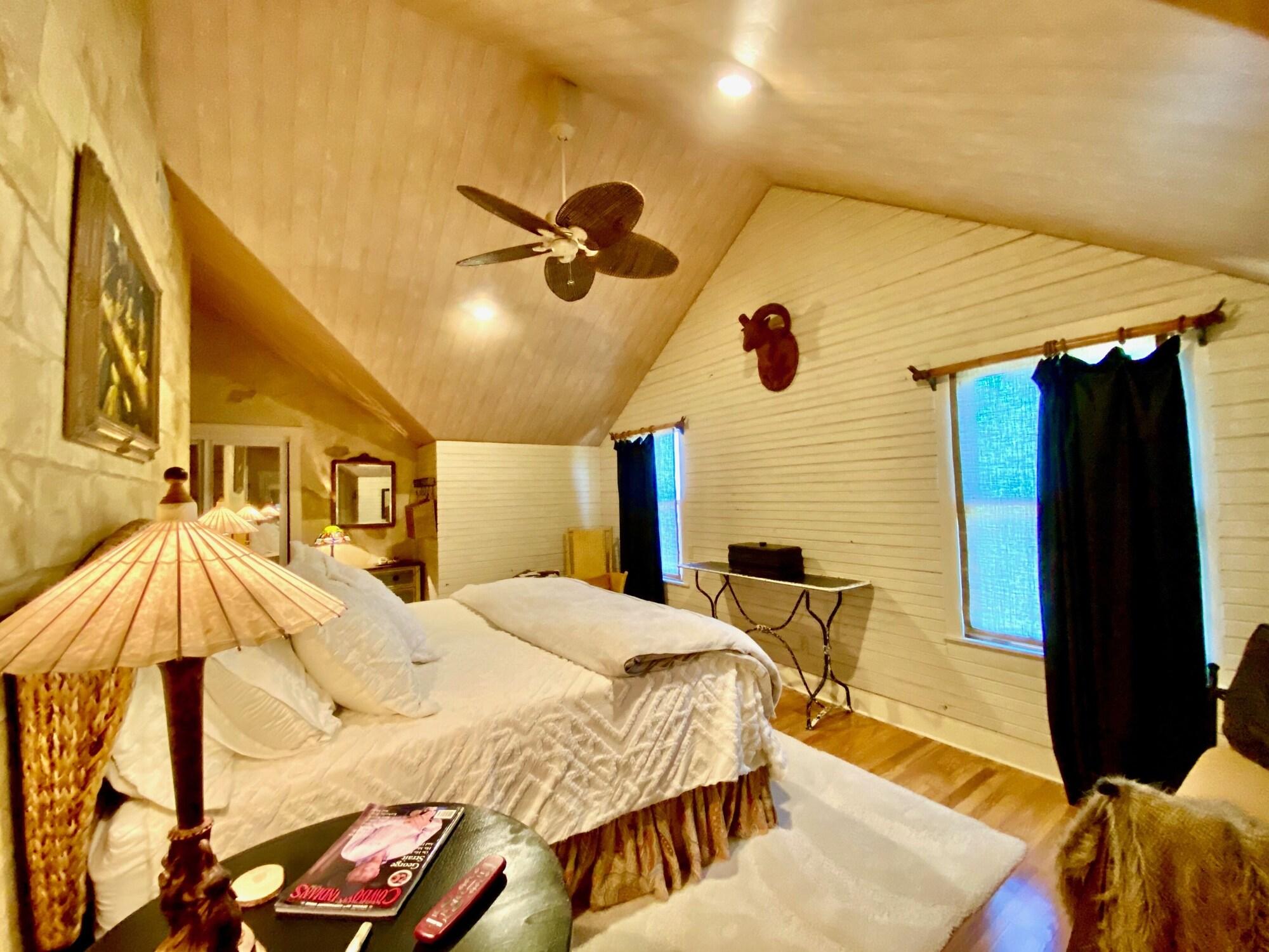 V700 Ranch Stays A Tucked Away Gem — 4-Star Luxury Hotel in Marble Falls, United States