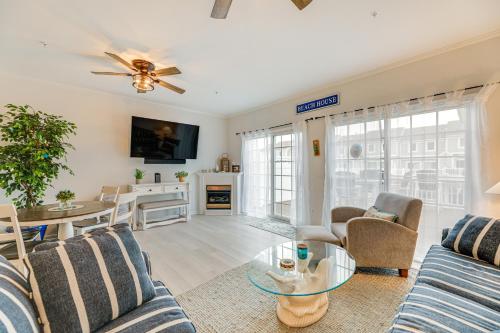 1 Mi to Maryland Beach Ocean City Retreat with Deck in Ocean City, United States