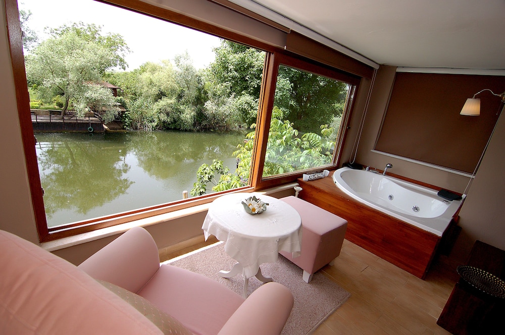 Beyaz Ev Agva Adult only 15