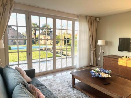 Blauw aan zee in De Panne, Belgium