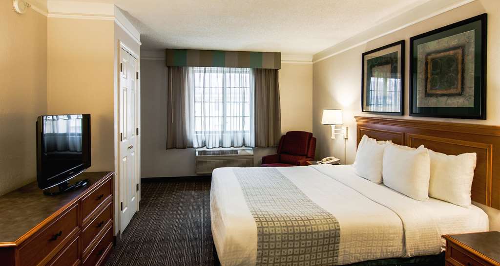 La Quinta Inn Lexington Horse Park - photo 18