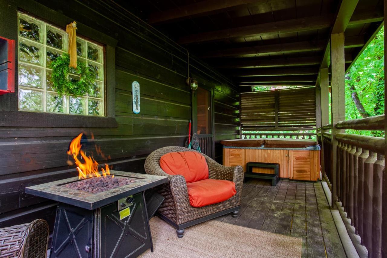 Bear Hugs Hot Tub 2 Fire Pits and Fireplace - photo 23