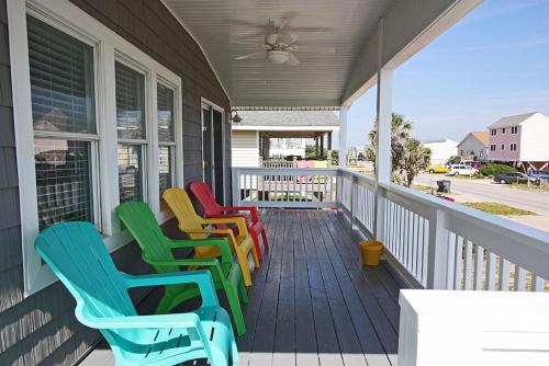 This Is It by Oak Island Accommodations - photo 11
