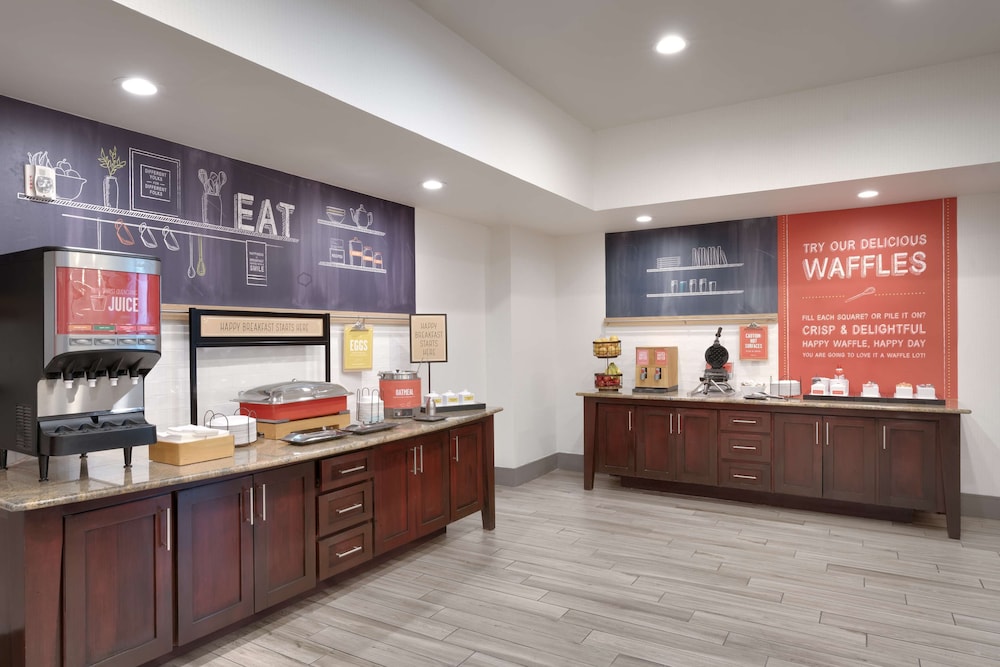 Hampton Inn & Suites Ft. Worth Burleson - photo 24