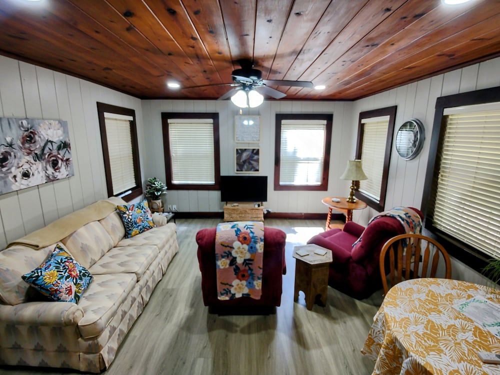 Edgewater Resort Cottage #1 - photo 101