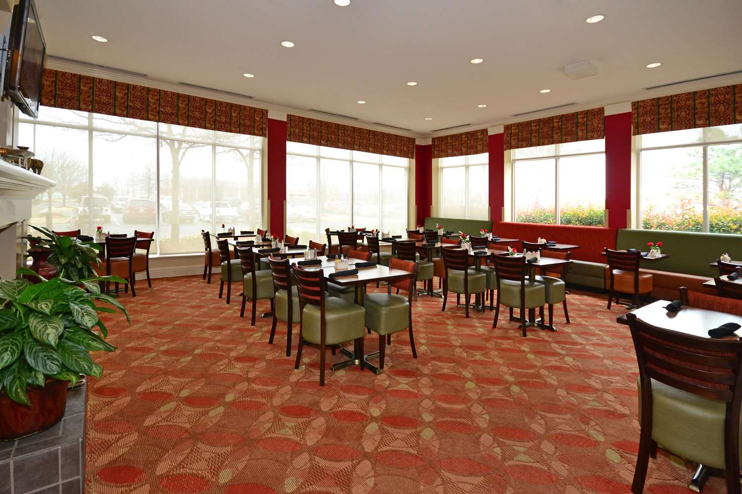 Hilton Garden Inn Tulsa Airport - photo 12