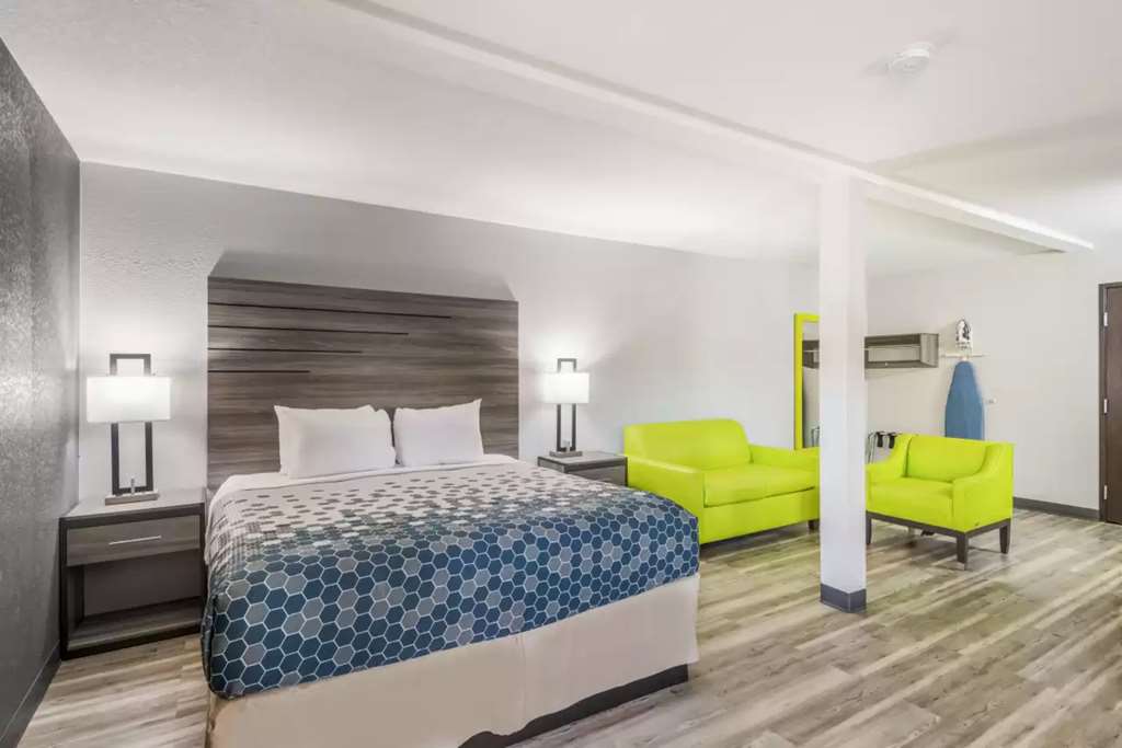 Sonesta Essential Des Moines - photo 13
