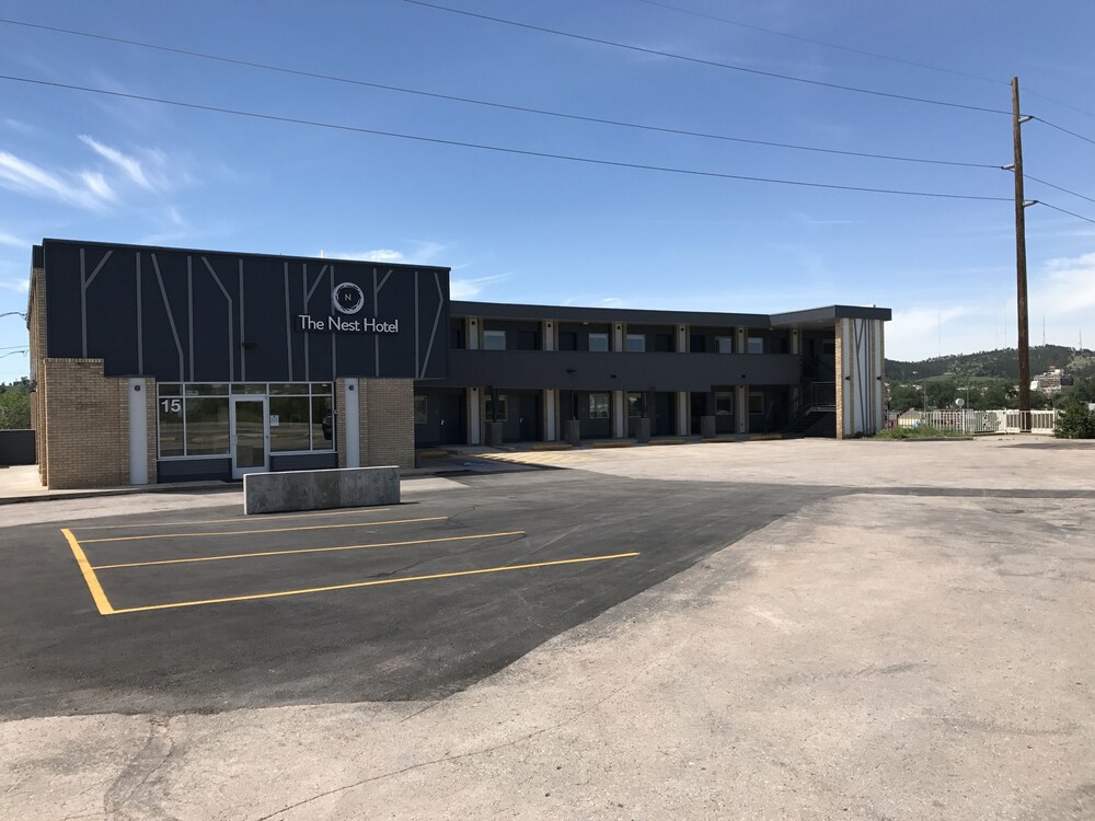 The Nest Hotel - carbon neutral hotel in Rapid City