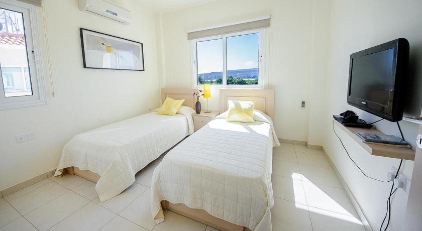 Pernera Holiday Villa 012