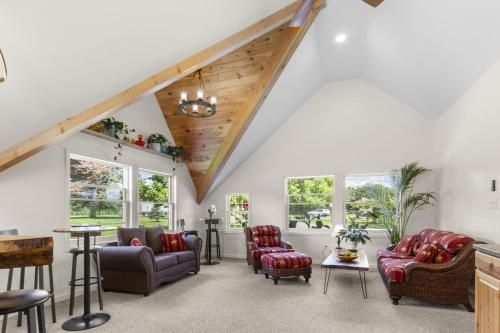 Blue Spruce Inn & Suites - photo 17