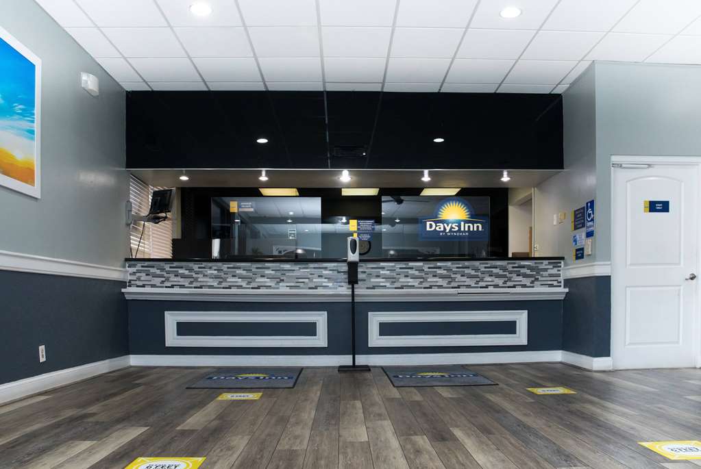 Days Inn by Wyndham Stuart - photo 3