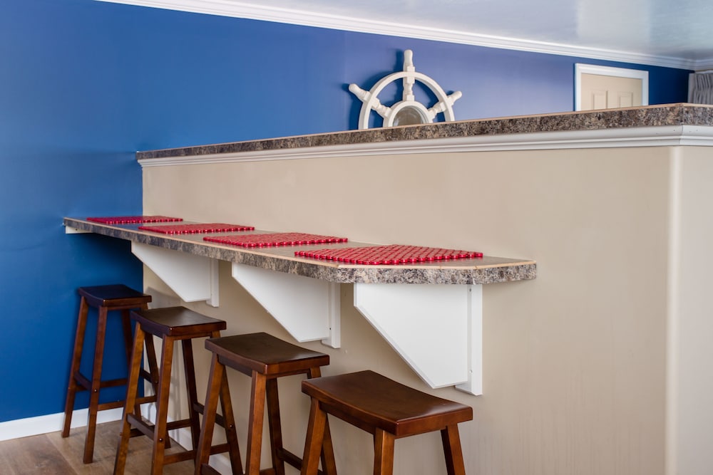 Capt. Thomson's Resort - photo 27