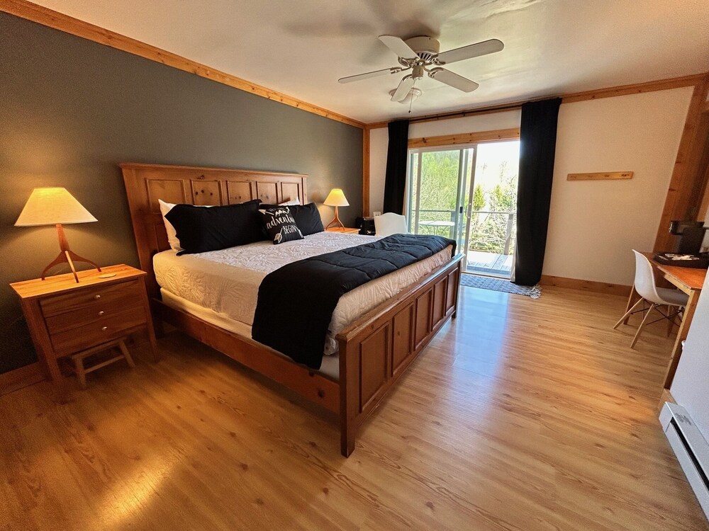 Fire Mountain Inn Cabins & Treehouses - photo 4