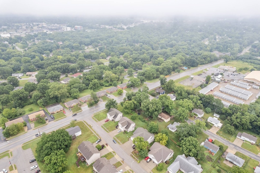 Beautiful Townhome 11 Minutes To Downtown Kansas City Mo - photo 37