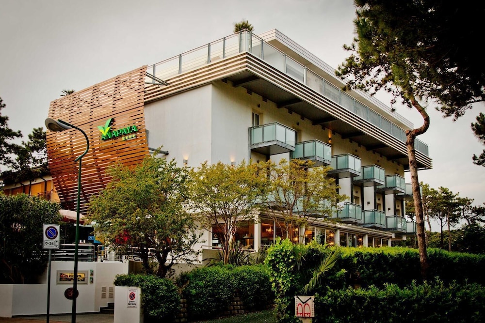Hotel Anapaya — 4-Star Luxury Hotel in Lignano Sabbiadoro, Italy