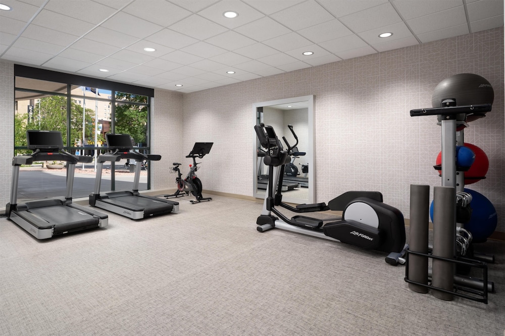Embassy Suites Lincoln - photo 39