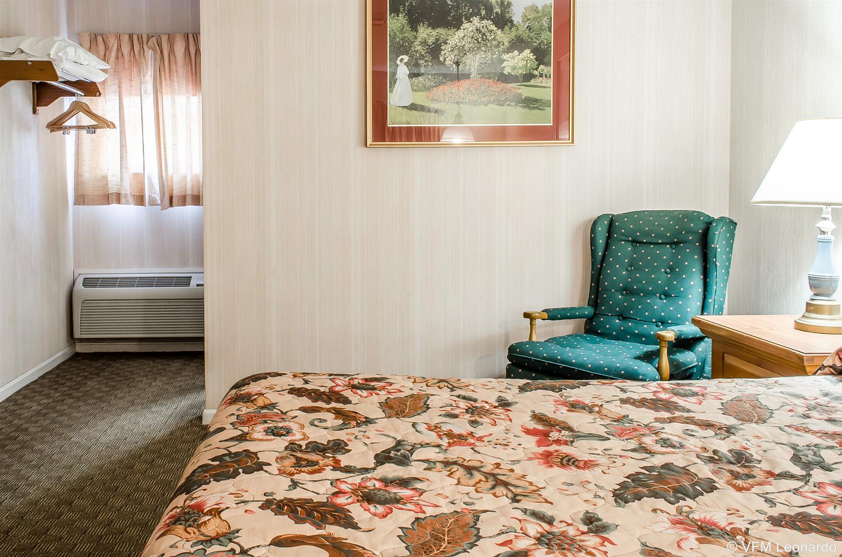 Rodeway Inn Akron - photo 20
