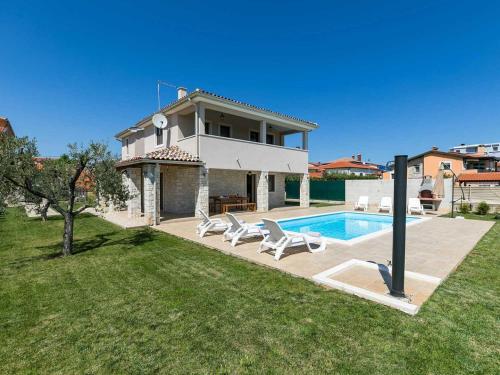 Villa Angelina with 3 bedrooms and Pool in Novigrad — 4-Star Luxury Hotel in Novigrad, Croatia