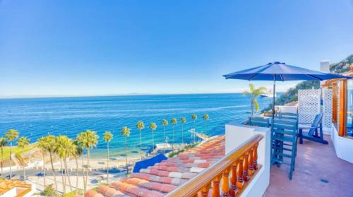 Catalina Island Getaway With 6 Seat Golf Cart Ac — 4-Star Luxury Hotel in Avalon, United States